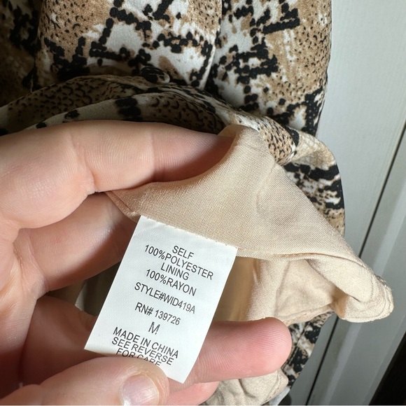NWOT Wild Honey Tan Python/Reptile Print Off Shoulder Mini Dress size Medium - Picture 7 of 9